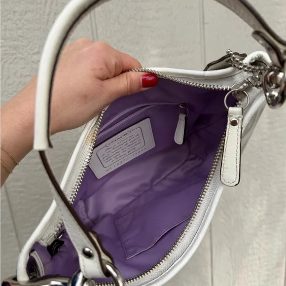 Y2K Coach Metallic Silver and withe Shoulder Bag 13495 - Picture 7 of 9